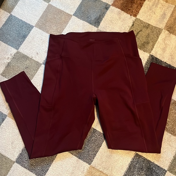 Girlfriend Collective Plum Compression Leggings w/ pockets - Picture 2 of 8